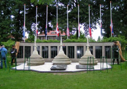 Monument 'Birma-Siam Spoorweg' op Landgoed Bronbeek te Arnhem | Foto: Nationaal Comité 4 en 5 mei